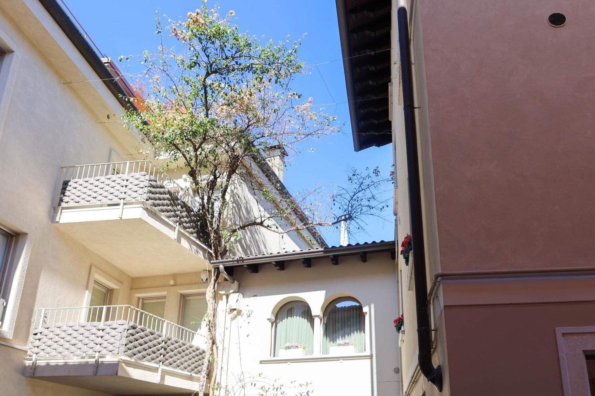 Vicolo Dei Signori Apartment Desenzano del Garda Exterior photo